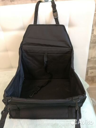 Лежанки, пледы и переноски для животных новые