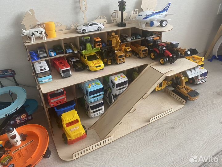 Гараж для машинок