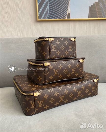 Косметички новые Louis Vuitton