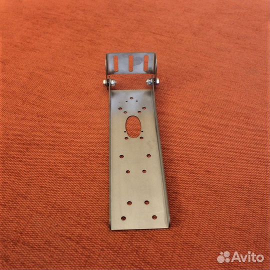 Крепление для датчика эхолота к транцу