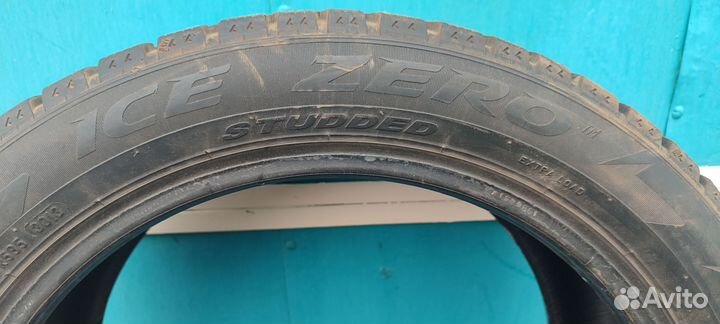 Pirelli Ice Zero 235/45 R17
