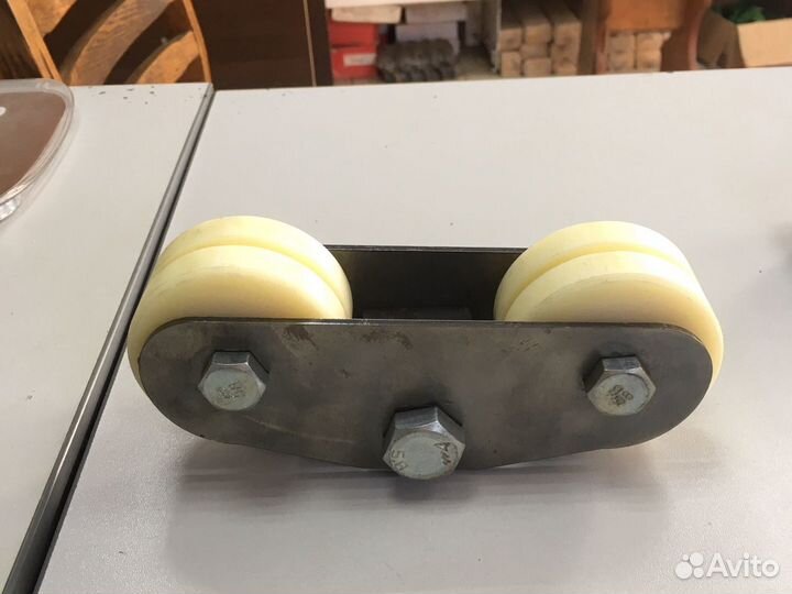 Каретка роликовая капролон под полосу d70