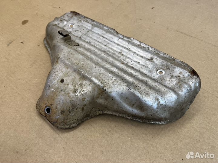 Экран коллектора выпускного 2л Ниссан Х-Трейл Т31