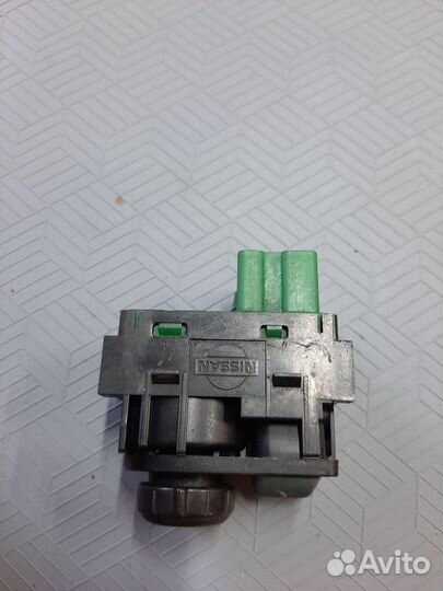 Кнопка регулировки зеркал Nissan Qashqai 2006-2014