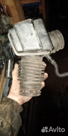 Впускной патрубок Hyundai Sonata EF G4JP 2005