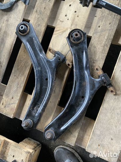 Рычяг передний левый Nissan X-Trail T31