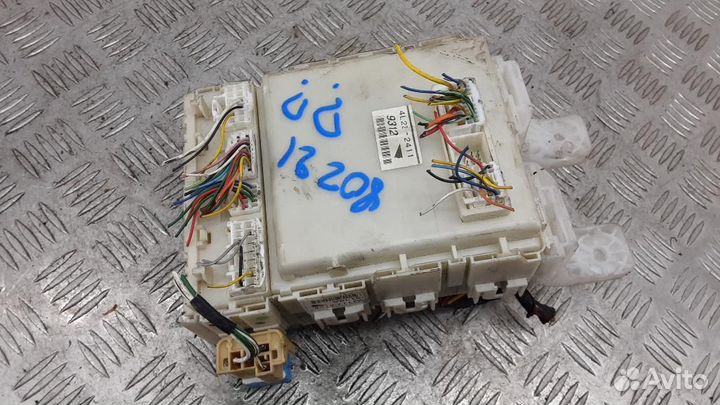 Блок предохранителей Toyota Prius