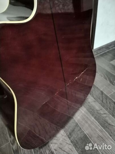 Электроакустическая гитара