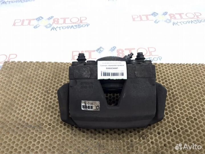 Суппорт передний правый Audi Q5 (8R) 2008-2012