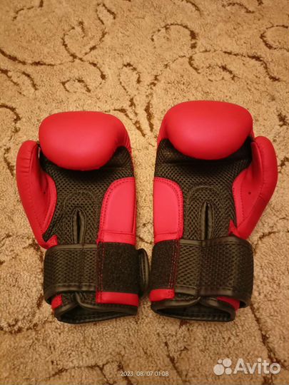 Боксерские перчатки и шлем детские