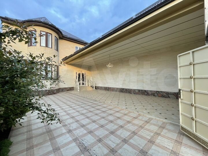 Дом 307 м² на участке 4 сот.