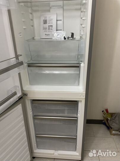 Холодильник whirpool