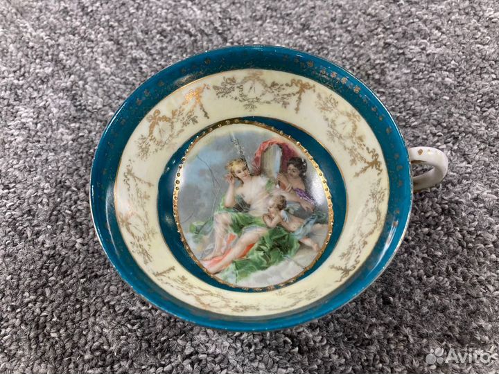 Фарфоровая чайная чашка с блюдцем