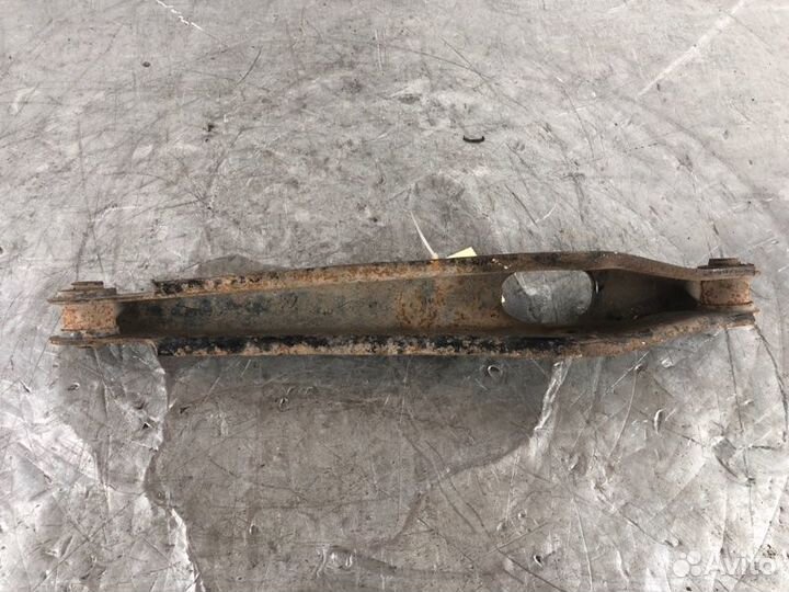 Рычаг поперечный задний Mitsubishi Outlander 3