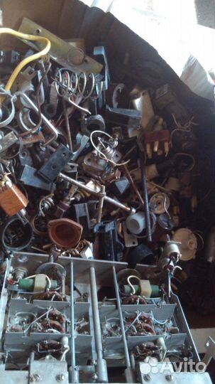 Тиристоры, транзисторы, диоды,конднсаторы