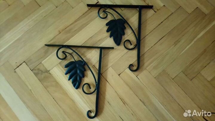 Консоль (держатель) для полок