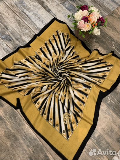 Платок шерстяной Gucci горчичный пушистый новый