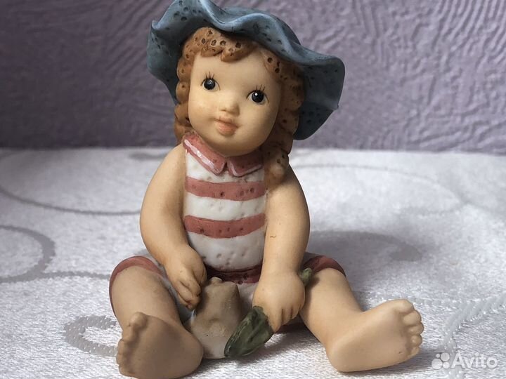 Фарфоровые коллекционные Статуэтки Goebel