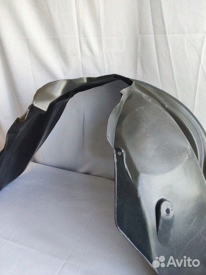 Подкрылок передний левый Renault Duster