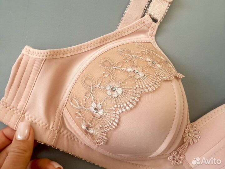 Новый Бюстгальтер розовый 38/85