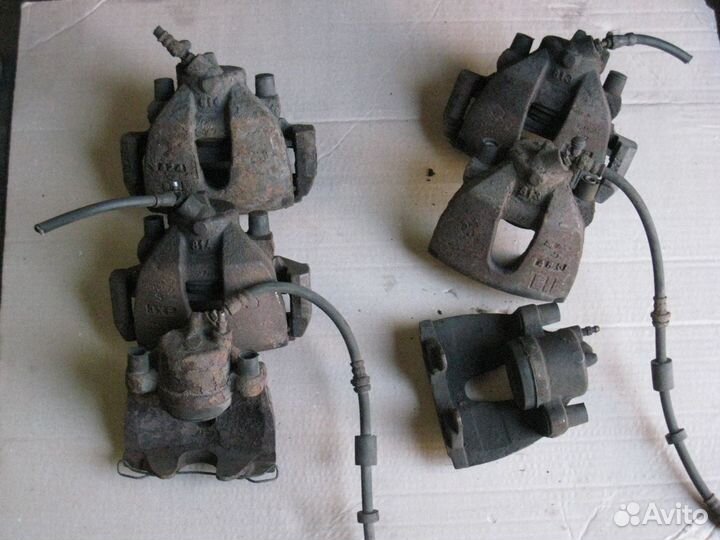 Передний суппорт на Mazda 3 bk