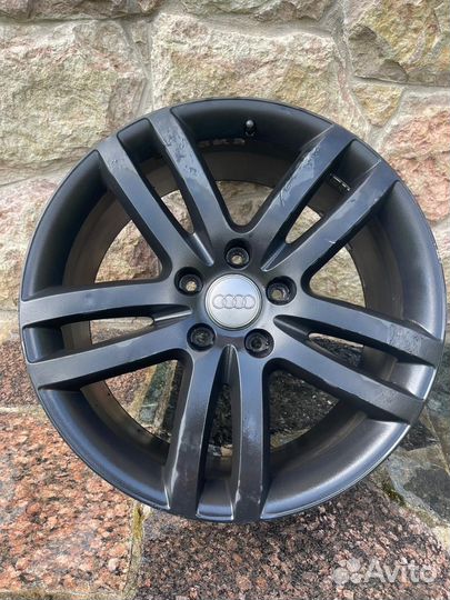 Продам литые диски R20 Audi оригинальные