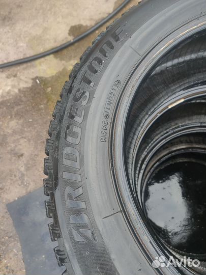 Bridgestone Blizzak Spike-01 225/60 R17 103T