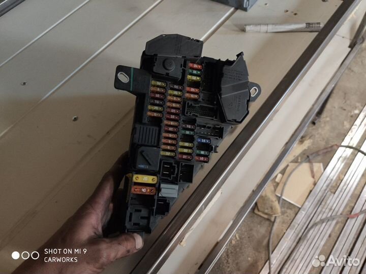 Блок предохранителей багажника бмв е60 е61 BMW e60
