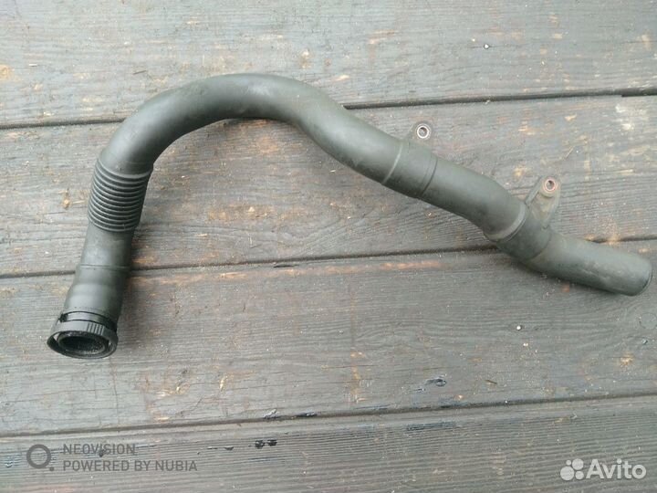 Патрубок воздушного фильтра Ауди А6 С5 2.0 ALT