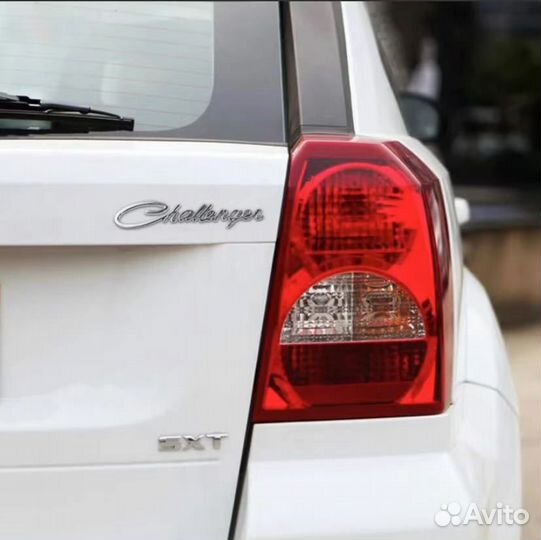 Металлическая наклейка на авто соперник серебро