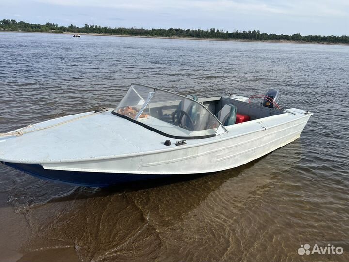 Лодка Днепр + мотор (9.9-15) Права не нужны