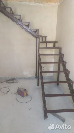 Лестница из металла