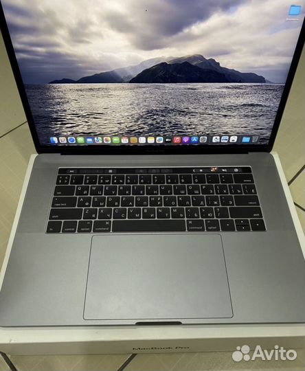 Macbook pro 15 2017 i7 16gb