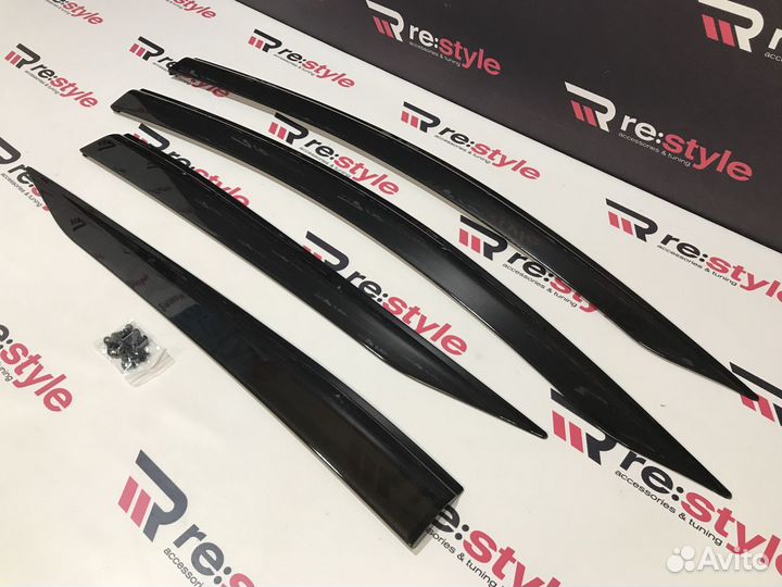 Ветровики Toyota Prius 50 H147