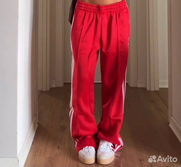 Спортивные штаны adidas женские красные