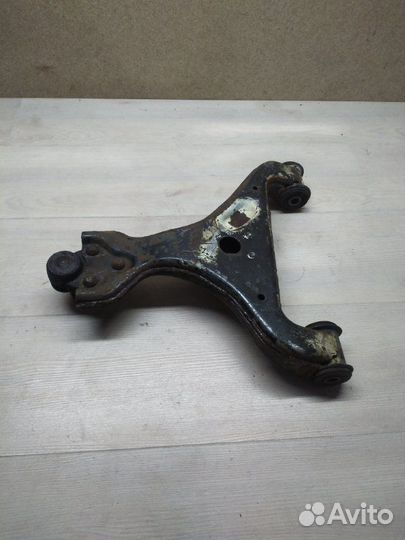 Рычаг подвески передний правый Mercedes Vito W639