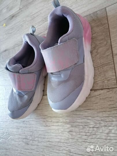 Кроссовки для девочки
