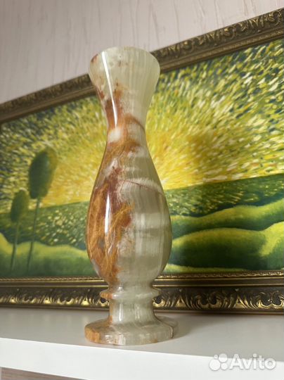 Ваза из оникса