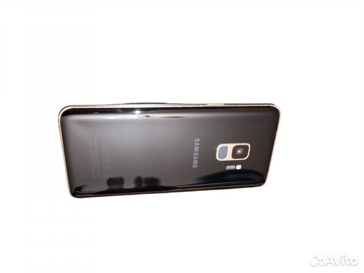 Телефон Samsung S9