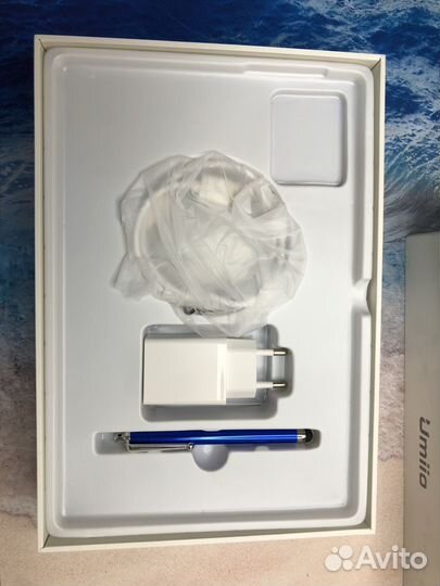 Планшет с клавиатурой и стилусом