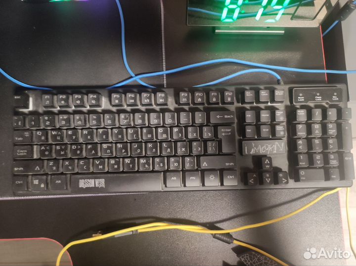 Игровая клавиатура и мышь
