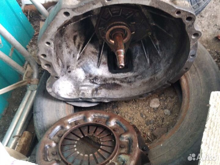 Коробка передач на Ниссан Урван