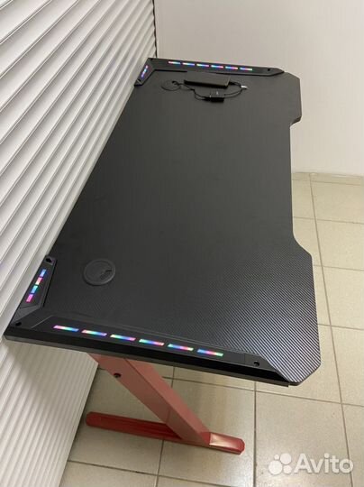 Компьютерный стол с подсветкой RGB