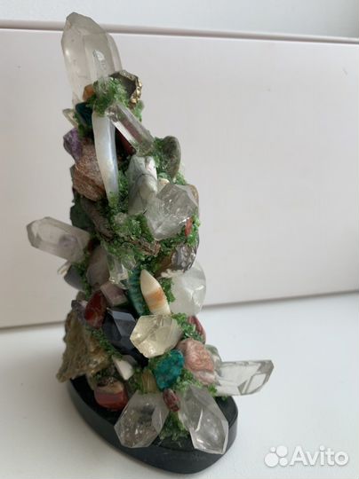 Моисейкин.Каменная горка из самоцветов