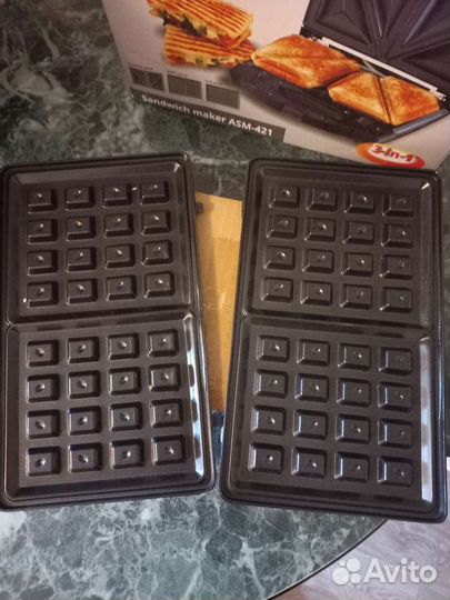 Электрическая сэндвичница-вафельница