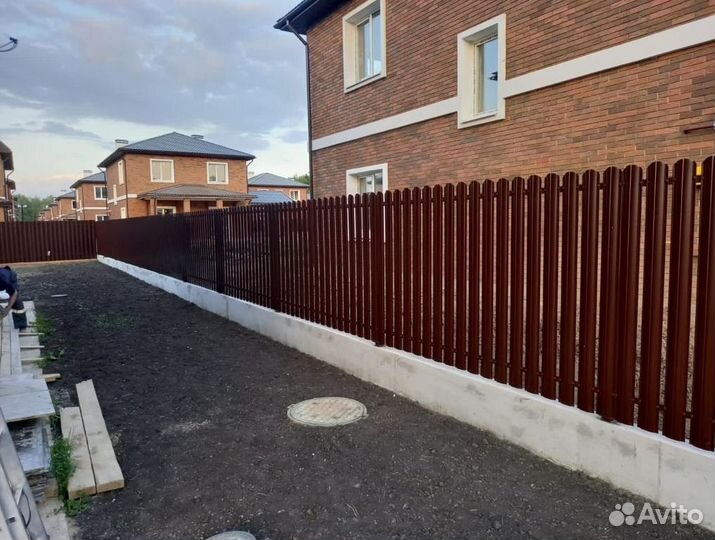 Забор из евроштакетника цена качественно