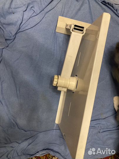 Настенная подставка под телевизор