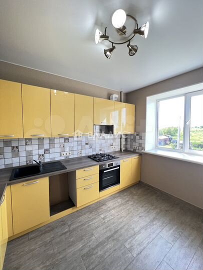 2-к. квартира, 66 м², 2/3 эт.