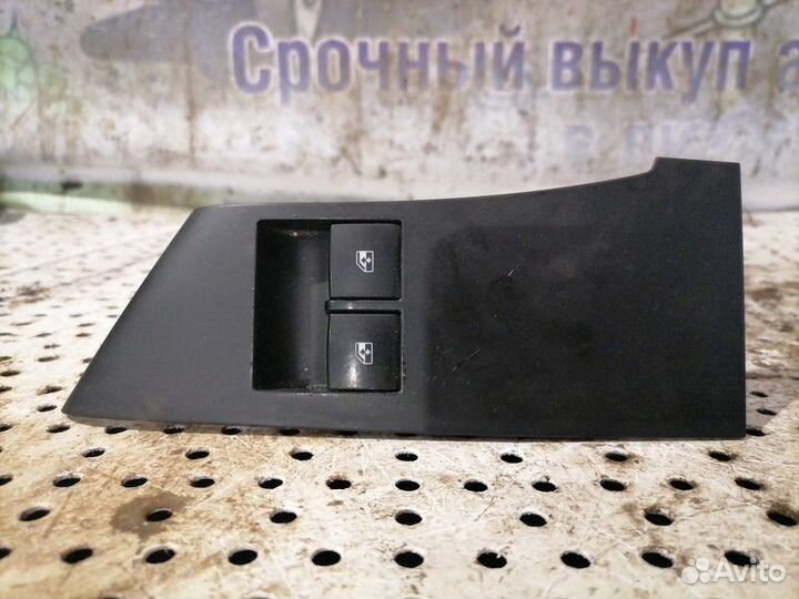 Блок управления стеклоподъемниками Opel Astra GTC