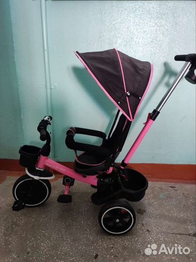 Велосипед трёхколёсный Kiss с родительской ручкой